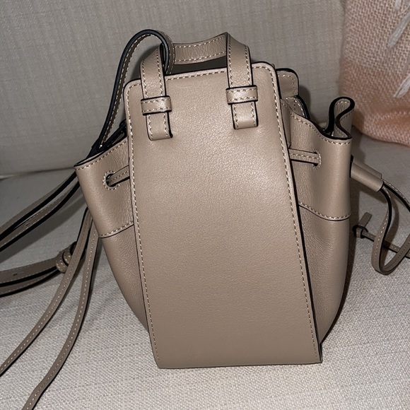 NWT Loewe Mini Hammock Bucket Shoulder Crossbody Bag Sand - Picture 6 of 9
